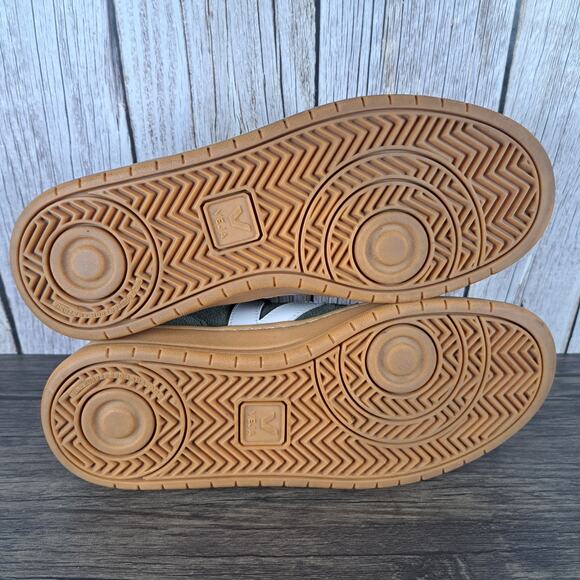 Veja V-10 Suede Army Green Gum Sneaker Women's Sz 8 (GUC) - Picture 8 of 9